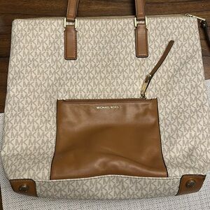 Authentic Michael Kors Tote Purse Bag excellent used condition